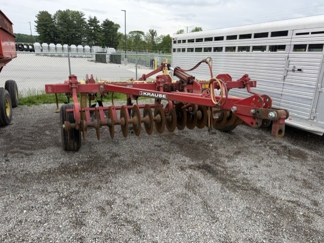 Hagie self-propelled crop sprayer with folded boom